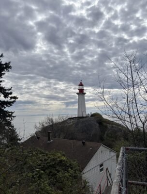 Lighthouse Park Viewpoint Loop - Easy